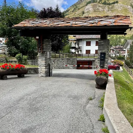 Le Pic Noire Apartment *